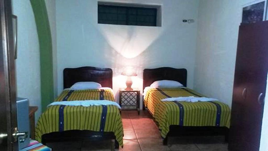 Hostal Casa Dona Mercedes Кесальтенанго Номер фото