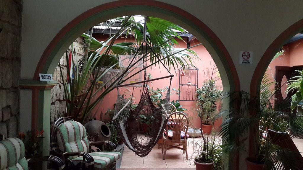 Hostal Casa Dona Mercedes Кесальтенанго Экстерьер фото